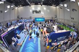 小胖再次解说总决赛，花海钎城评论席，清融约小胖当教练